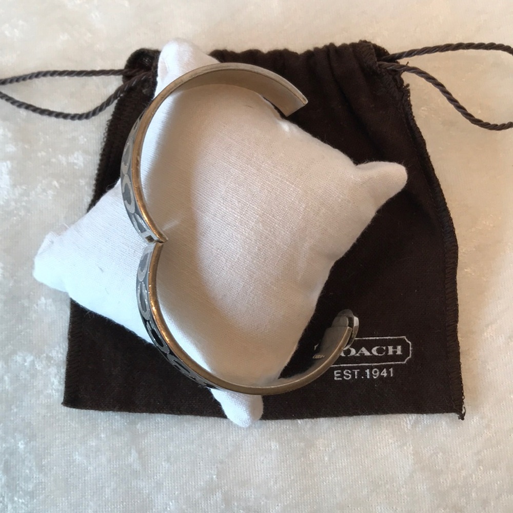 COACH  SNAP HINGED BANGLE - Picture 3 of 5